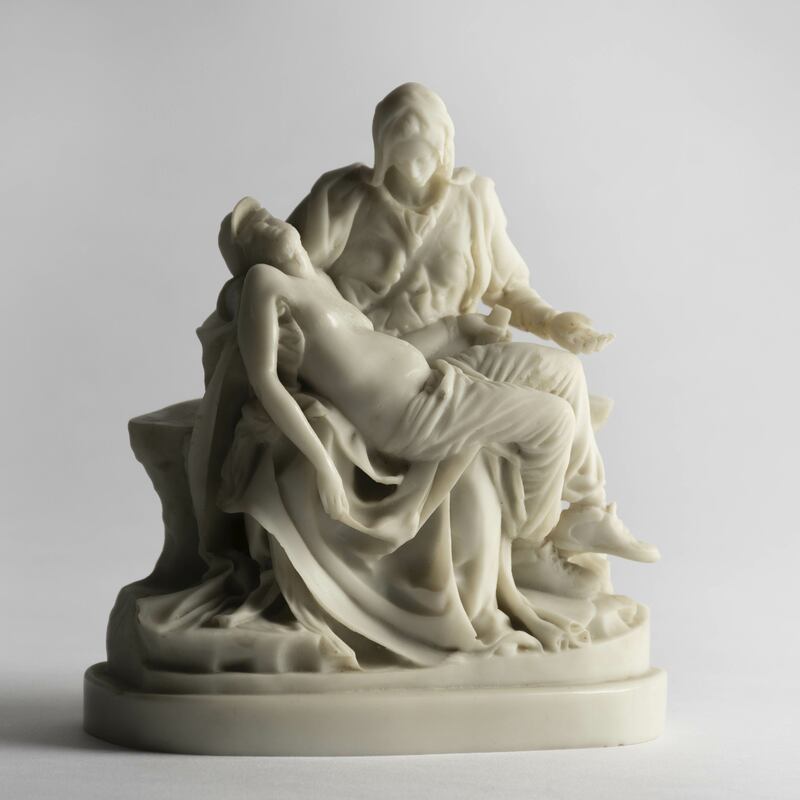 Autorretrato sobre las piernas de María. 2015.